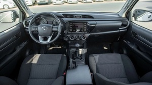 2025 Toyota Hilux DC 2-4D MT 4x4 AWD Transmission manuelle Diesel Pick-up - Product Image 6