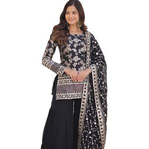 นักออกแบบล่าสุดลําดับ Jacquard ้เหนียว Zari งานเย็บปักถักร้อยชุด Sharara โดย Fab Zone - Product Image 1