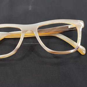 Encanto atemporal Unisex Hecho a mano Animal Cuerno Anteojos con tipo de cara de diamante para la venta a granel de La India - Product Image 1