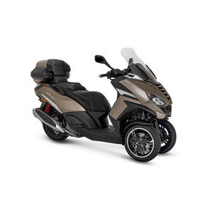 Moto Peugeot emballée pour livraison aux importateurs et concessionnaires internationaux de véhicules - Product Image 6