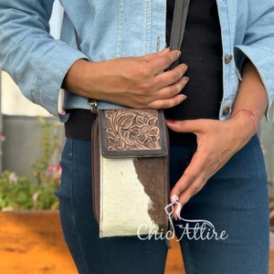 New Handmade Western Stylish Tooled Cowhide Leather Mobile Sling Bags Hot Sale Custom Genuine Leather Women Crossbody <b>Phone</b> Bags - Product Image 1