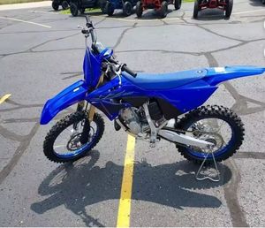 Vente rapide - NOUVEAU - Moto YZ125 2024/2025 - Product Image 1