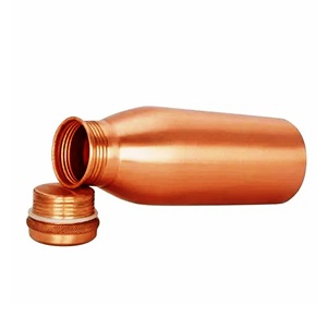 Botella de cobre clásica 500ml en línea de Paras Botella de agua de metal Regalo hecho a mano personalizado Producto indio hecho a mano - Product Image 5