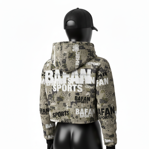 Sweat à capuche court pour femme de qualité supérieure, 300 GSM, polaire doux, imprimé camouflage intégral, logo personnalisé, impression numérique, style streetwear - Product Image 5