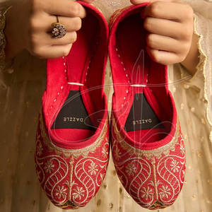 รองเท้าคุสซ่าทำมือสำหรับผู้หญิงรุ่นใหม่ คุณภาพพรีเมียม ตกแต่งด้วยงานทิลล่า น้ำหนักเบา กันลื่น หนังแท้ ดีไซน์ทันสมัย - Product Image 3