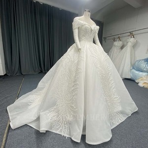 ANY262 Vestido de novia largo moderno y elegante, con escote corazón, encaje floral color marfil, cristales y lentejuelas, estilo imperio - Product Image 2