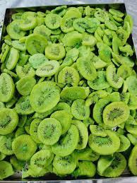 Tranches de kiwi lyophilisées à partir de kiwi naturel pour la préparation de desserts et la production de collations, export Vietnam. - Product Image 2