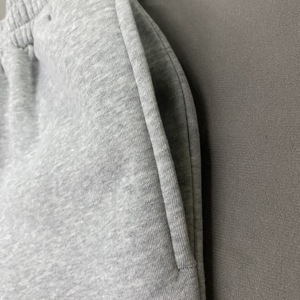 Pantalon de survêtement personnalisé avec logo brodé, ample, à jambes larges, en coton tricoté, pantalon de jogging évasé pour homme - Product Image 5