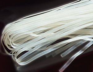 บะหมี่ข้าวธรรมชาติคุณภาพสูงและวุ้นเส้นแบบแห้งบรรจุในถุงจากเวียดนาม - Product Image 1