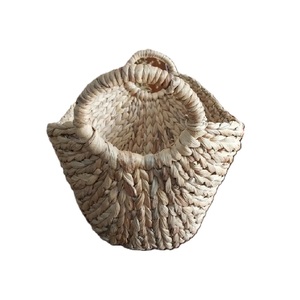 Bacs de rangement en osier et jonc de mer naturel L80 fabriqués à la main de forme ovale jacinthe d'eau fabriqués au Vietnam boîtes de rangement et bacs - Product Image 1