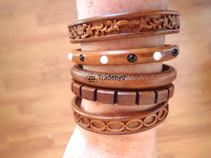Juego de brazaletes de madera de estilo bohemio a granel para regalos de moda y suministros de boutique de Tradebyd - Product Image 2