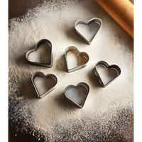 Emporte-pièces Falah International faits à la main en acier inoxydable, formes d'animaux de dessin animé, moules à biscuits festifs, emporte-pièces de cuisine