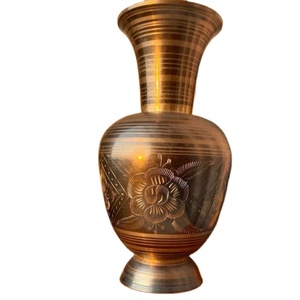 Gravé Indien Artisan Créatif En Laiton Fleur Vase En Gros Coût Nouveau Moderne En Laiton vase Église De Noël Décoratif En Métal Vase - Product Image 1