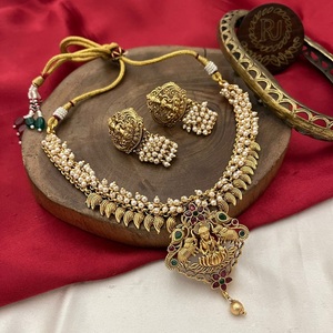 Conjunto de collar de templo tradicional con Collar chapado en oro Conjunto con pendientes para ropa de boda Ropa de festival para mujer - Product Image 1