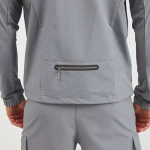 Veste softshell d'extérieur personnalisée, résistante au vent, imperméable, conçue pour la randonnée, les voyages, le travail, le port quotidien - Product Image 4