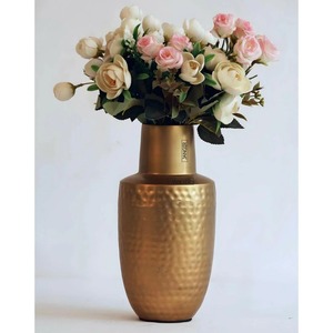 Florero elegante con boca estrecha y acabado de esmalte pulido perfecto para uso de exhibición de flores artificiales o frescas. - Product Image 3