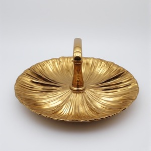 Servidor de fruta seca de aluminio hecho a mano con diseño de triple hoja en acabado dorado Diseñado para interiores de comedor decorativos - Product Image 4