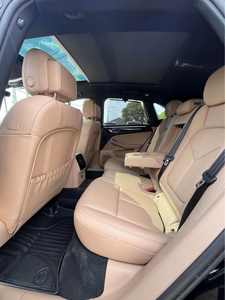 Pre-d'occasion Clean 2021 Porsch-e macan - Product Image 3