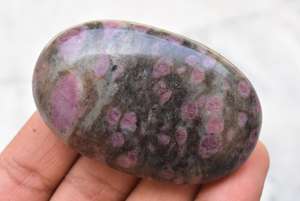 Palmstone Rubellite de cristal, turmalina Rosa Natural, Palmstone de cristal - Product Image 2