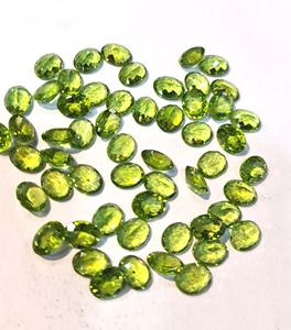 Piedra preciosa suelta de peridoto ovalado de 8x10mm de alta calidad, forma de pera verde Natural para la fabricación de joyas - Product Image 1