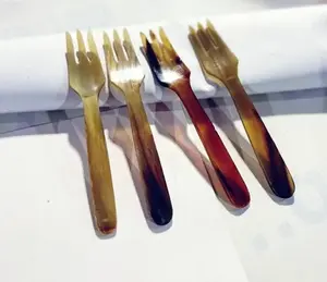 Cuenco Decorativo de Cuerno Natural, Plato para Servir Hecho a Mano, Acabado Pulido, Elegante Adorno para Mesa - Product Image 2