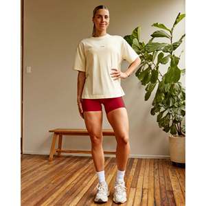 T-shirt surdimensionné pour femmes grandes tailles - Ivoire Rouge cerise FLXCotton - Product Image 2