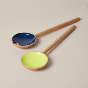 Cuchara de madera hecha a mano ecológica Diseño único Forma elegante y duradera para uso en la cocina u ocasiones de fiesta - Product Image 2