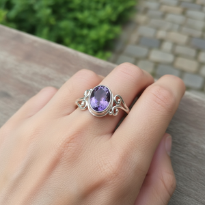 Bague en argent sterling avec améthyste naturelle, bijoux bohèmes faits à la main pour femmes, bague ovale en pierre précieuse de style vintage, pierre de naissance de février - Product Image 3