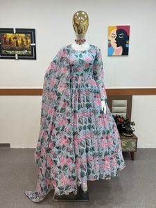 Robe indienne Salwar Kameez, tenue en tissu de Collection, vente 2023 - Product Image 5