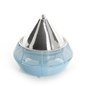 Chauffe-plats artisanaux en acier inoxydable et casseroles de service au design vintage, idéaux pour des repas élégants et fonctionnels - Product Image 3