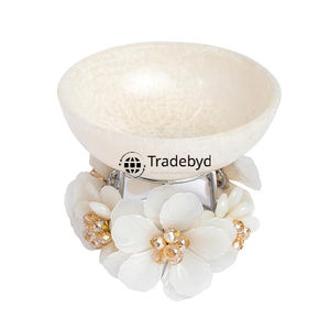 Tazón de resina decorativo para detalles contemporáneos del hogar y estilo de estante de Tradebyd - Product Image 3