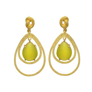 Recién llegado, Pendientes colgantes de diseño único chapados en oro con pendientes de latón con piedras preciosas de cuarzo limón - Product Image 1