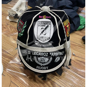 หมวกแก๊ปรักบี้สีแดงปักด้วยทองหมวกรักบี้โลโก้ตามสั่ง - Product Image 1