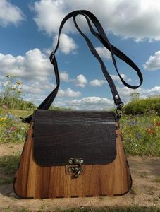 กระเป๋าคลัทช์ไม้ส่วนบุคคลที่เน้นความสวยงามของวัสดุธรรมชาติด้วยการแกะสลักแบบกำหนดเอง - Product Image 3