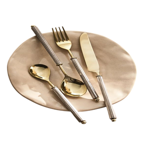 ชุดช้อนส้อมทองหรูหราทันสมัย ดีไซน์สั่งทำได้ ใช้ซ้ำได้ ปลอดสาร BPA เป็นมิตรกับสิ่งแวดล้อม ผลิตจากสแตนเลสอย่างยั่งยืน ปลอดภัยสำหรับเครื่องล้างจาน - Product Image 1