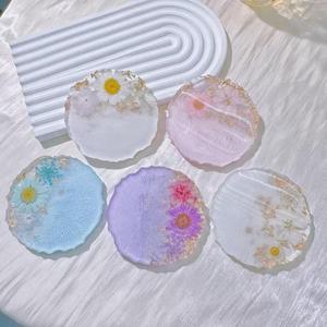 Posavasos de resina hechos a mano con esteras epoxi de flores secas incrustadas, perfectos para mesa de centro de oficina en casa y uso decorativo - Product Image 1