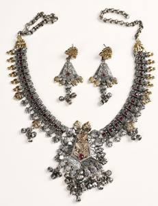 ชุดเครื่องประดับสร้อยคอและต่างหูสไตล์โบฮีเมียนแบบชนเผ่า ประดับพลอยโกเมน ตัวเรือนทำจากทองเหลืองชุบเงินโบราณ สำหรับผู้หญิง เหมาะสำหรับงานแต่งงาน งานหมั้น และวันครบรอบ - Product Image 1