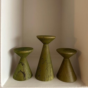 Porte-bougie en bois vert élégant pour la décoration de la maison, centre de table, présentoir, utilisation festive et style d'intérieur en provenance d'Inde - Product Image 3