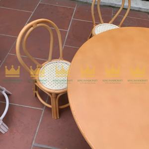 Juego de mesa y silla de ratán redondo naranja claro moderno para niños reciclable y seguro para uso al aire libre para hoteles - Product Image 2