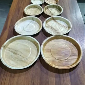 Assiettes jetables éco-conscientes en feuilles d'areca recyclables et compostables pour les fêtes respectueuses de la terre avec technique de gravure - Product Image 1
