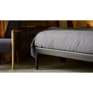 โครงเตียงแบบมินิมอล ทนทาน ทำจากไม้สักแท้ พร้อมขนาดที่ปรับแต่งได้และบรรจุภัณฑ์แบบกำหนดเอง สีดำ/ขาว Daabadi Furnico - Product Image 3