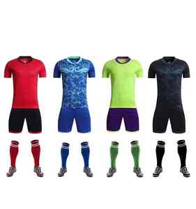 Ensemble de maillot et short de football entièrement personnalisé, impression par sublimation, motifs vibrants, prix de gros, uniforme de football absorbant l'humidité - Product Image 3