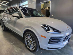 Porsche Cayenne 2023 d'occasion en excellent état - Product Image 3