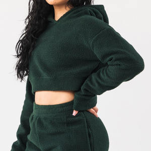 Conception de sweats à capuche courts pour femmes personnalisés, sweats à capuche courts pour femmes de couleur personnalisée, sweats à capuche courts pour femmes très vendus, impression sérigraphique - Product Image 3