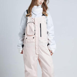 Bavettes de ski pour femmes personnalisées OEM pantalon de neige imperméable isolé avec tissu respirant et marque de distributeur pour les sports d'hiver - Product Image 4