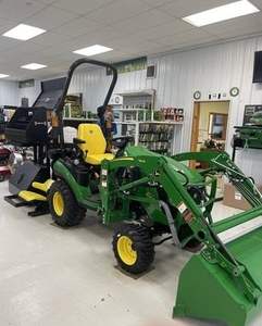 22hp,23hp,25hp,30hp, John Deerer 1025R maquinaria de construcción Tractor usado - Product Image 3