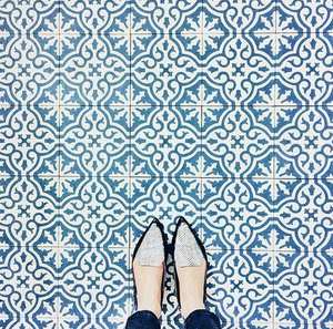 Carreaux d'intérieur modernes en porcelaine émaillée 600X600X9MM Isolation thermique résistante aux acides Design traditionnel avec fonction antidérapante - Product Image 4