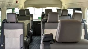 Excelente Toyota Hiace 2026 Techo Alto 3.5L Gasolina/Diésel Premium con Aire Acondicionado, Asientos de Tela y Cámara Trasera - Product Image 3