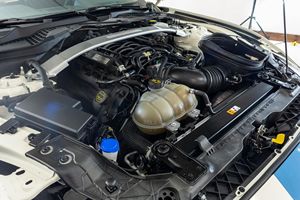 Ford Mustang Shelby GT350R 2020 d'occasion en bon état, boîte manuelle 6 vitesses, 1 propriétaire, moteur V8, pack Heritage GT350 - Product Image 6