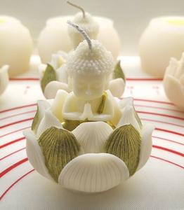 Velas clásicas perfumadas con fragancia elegante y opciones de colores personalizados para regalos premium y aromaterapia - Product Image 5